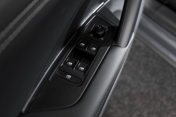 Volkswagen Tiguan 1.5 eHybrid Life Edition | IQ Light | Dig. Cockpit | Adapt. Cruise | Stoel-+stuurverw. | 360 Camera | PDC | App. Connect | ECC | LM 17" | 6086