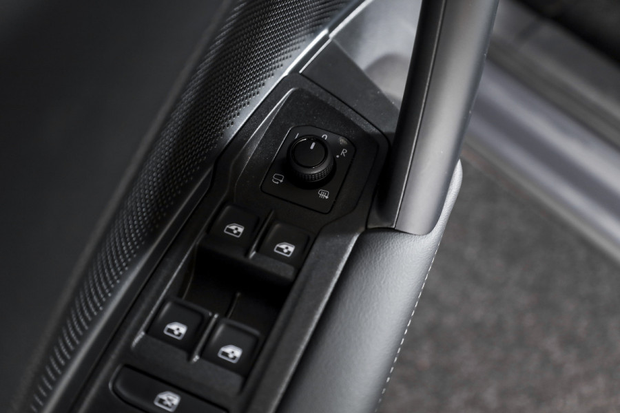 Volkswagen Tiguan 1.5 eHybrid Life Edition | IQ Light | Dig. Cockpit | Adapt. Cruise | Stoel-+stuurverw. | 360 Camera | PDC | App. Connect | ECC | LM 17" | 6086