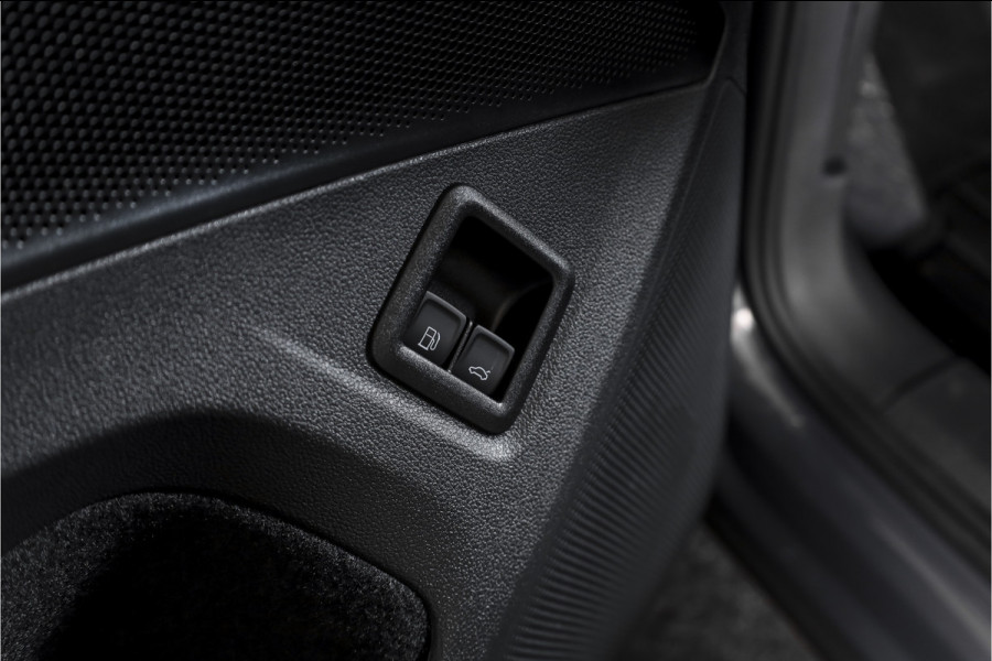 Volkswagen Tiguan 1.5 eHybrid Life Edition | IQ Light | Dig. Cockpit | Adapt. Cruise | Stoel-+stuurverw. | 360 Camera | PDC | App. Connect | ECC | LM 17" | 6086