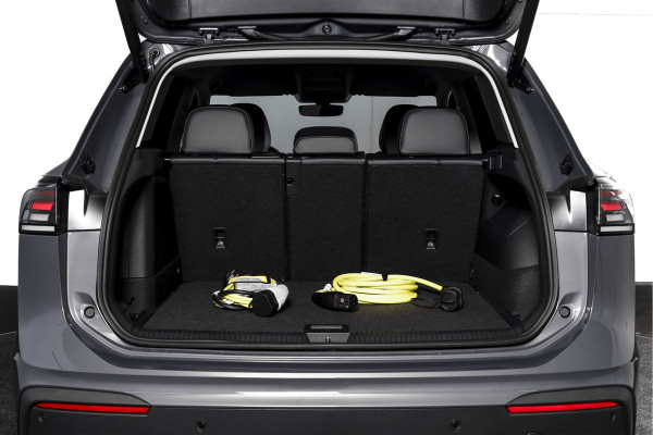 Volkswagen Tiguan 1.5 eHybrid Life Edition | IQ Light | Dig. Cockpit | Adapt. Cruise | Stoel-+stuurverw. | 360 Camera | PDC | App. Connect | ECC | LM 17" | 6086
