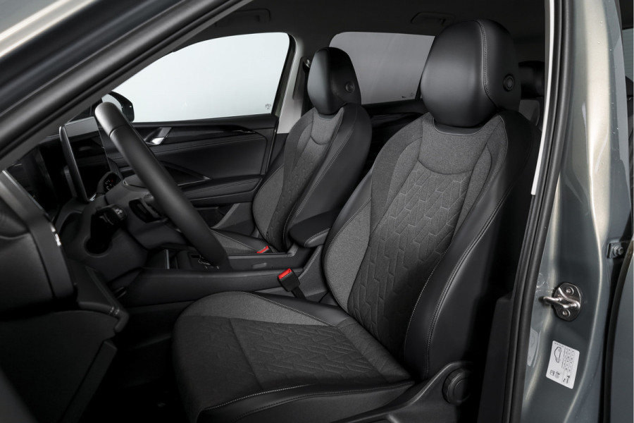 Volkswagen Tiguan 1.5 eHybrid 204 PK Life Edition | Dig. Cockpit | Adapt. Cruise | Stoel-+stuurverw. | 360 Camera | PDC | App. Connect | ECC | LM 17" | 5439