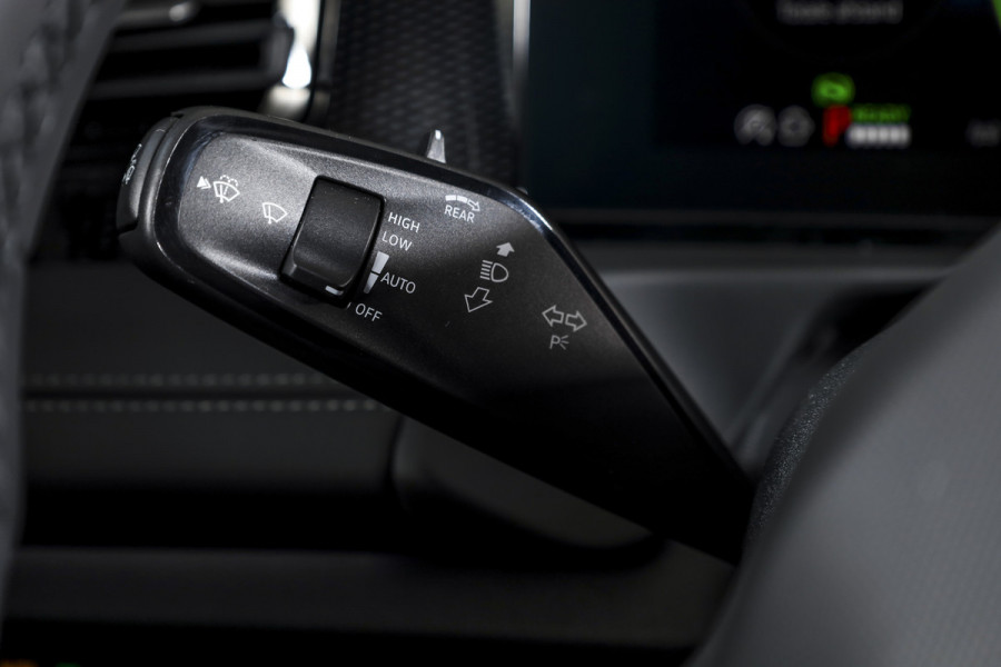 Volkswagen Tiguan 1.5 eHybrid 204 PK Life Edition | Dig. Cockpit | Adapt. Cruise | Stoel-+stuurverw. | 360 Camera | PDC | App. Connect | ECC | LM 17" | 5439