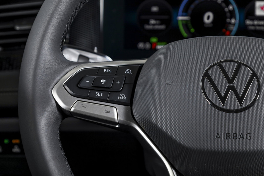 Volkswagen Tiguan 1.5 eHybrid 204 PK Life Edition | Dig. Cockpit | Adapt. Cruise | Stoel-+stuurverw. | 360 Camera | PDC | App. Connect | ECC | LM 17" | 5439