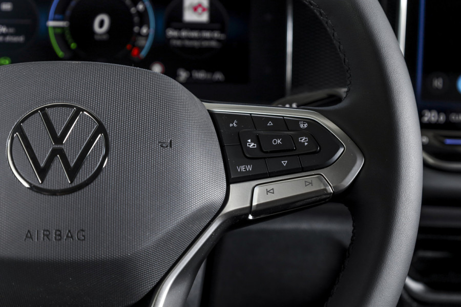 Volkswagen Tiguan 1.5 eHybrid 204 PK Life Edition | Dig. Cockpit | Adapt. Cruise | Stoel-+stuurverw. | 360 Camera | PDC | App. Connect | ECC | LM 17" | 5439