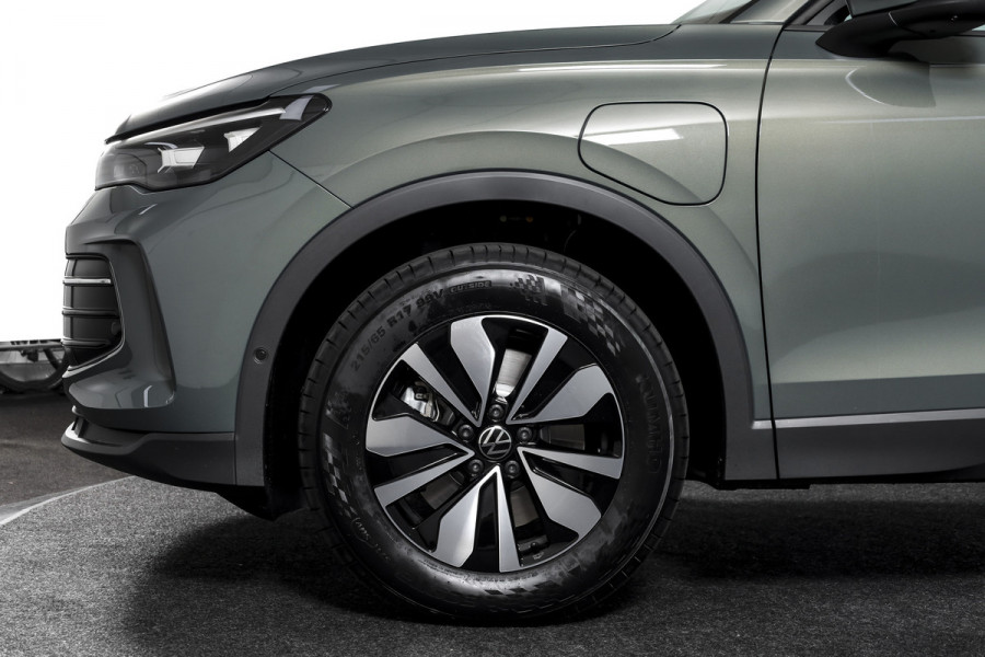 Volkswagen Tiguan 1.5 eHybrid 204 PK Life Edition | Dig. Cockpit | Adapt. Cruise | Stoel-+stuurverw. | 360 Camera | PDC | App. Connect | ECC | LM 17" | 5439