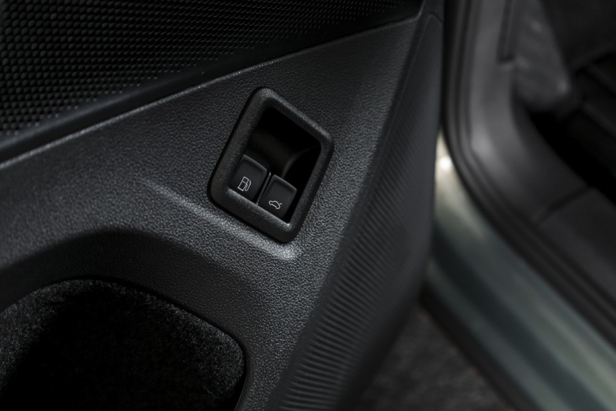 Volkswagen Tiguan 1.5 eHybrid 204 PK Life Edition | Dig. Cockpit | Adapt. Cruise | Stoel-+stuurverw. | 360 Camera | PDC | App. Connect | ECC | LM 17" | 5439