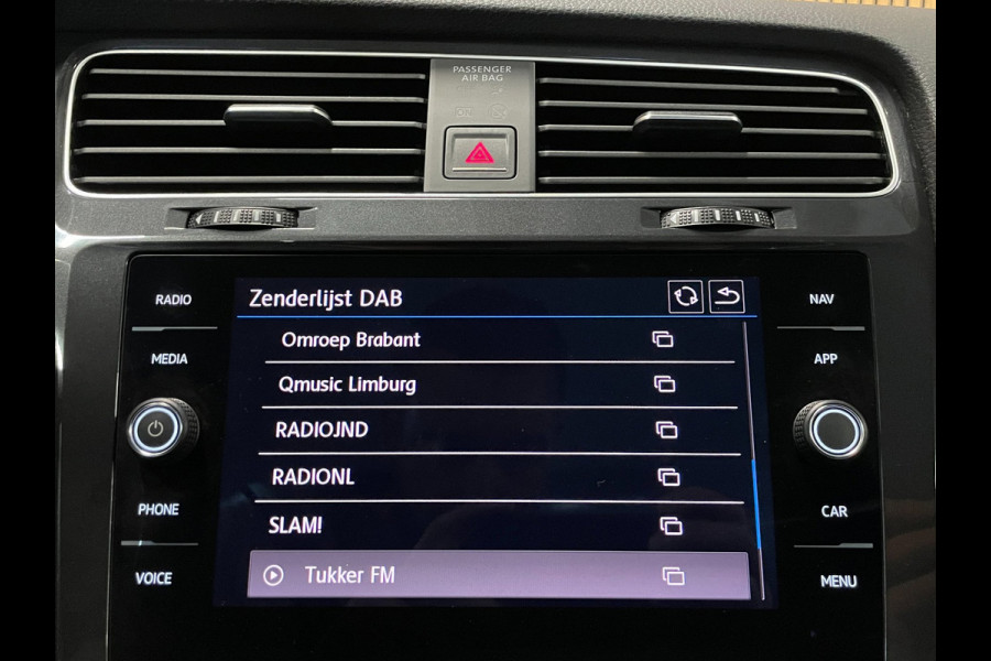Volkswagen Golf 1.0 TSI|86 PK|5-DEURS|FACELIFT|NAVIGATIE|APPLE CARPLAY|CLIMATE+CRUISE CONTROL|DAB|PDC V+A|ORIGINELE NL-AUTO|NAP|
