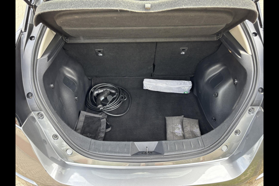 Nissan Leaf N-Connecta 40 kWh 150pk SOH 94.5% | Adaptieve Cruise | Stoelverwarming | 360 graden Camera's