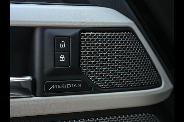 Land Rover Defender 110 2.0 P400e 110 SE | NL-Auto | Panoramadak | 1e Eigenaar | Led | Trekhaak | Keyless entree | 360 camera | Meridian surround | Ambiance interieur |