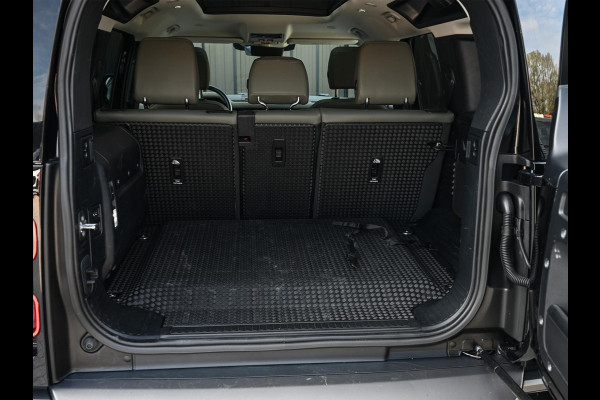 Land Rover Defender 110 2.0 P400e 110 SE | NL-Auto | Panoramadak | 1e Eigenaar | Led | Trekhaak | Keyless entree | 360 camera | Meridian surround | Ambiance interieur |