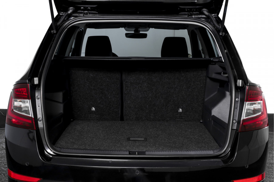 Škoda Fabia Combi 1.0 TSI 110 PK Style | Panodak | Adapt. Cruise | Stoelverw. | PDC | Camera | NAV + App. Connect | ECC | Trekhaak | LM 16" |