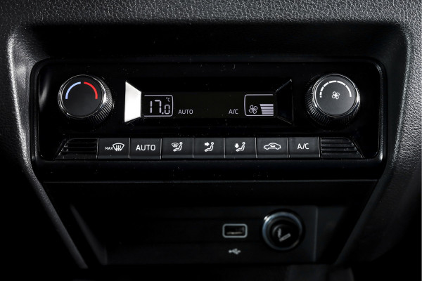 Škoda Fabia Combi 1.0 TSI 110 PK Style | Panodak | Adapt. Cruise | Stoelverw. | PDC | Camera | NAV + App. Connect | ECC | Trekhaak | LM 16" |