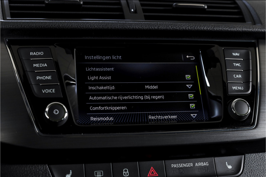 Škoda Fabia Combi 1.0 TSI 110 PK Style | Panodak | Adapt. Cruise | Stoelverw. | PDC | Camera | NAV + App. Connect | ECC | Trekhaak | LM 16" |