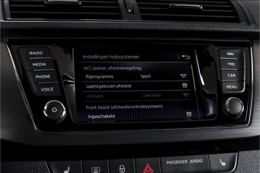Škoda Fabia Combi 1.0 TSI 110 PK Style | Panodak | Adapt. Cruise | Stoelverw. | PDC | Camera | NAV + App. Connect | ECC | Trekhaak | LM 16" |