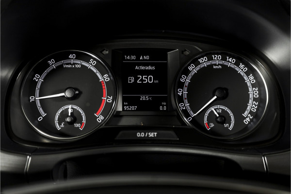 Škoda Fabia Combi 1.0 TSI 110 PK Style | Panodak | Adapt. Cruise | Stoelverw. | PDC | Camera | NAV + App. Connect | ECC | Trekhaak | LM 16" |
