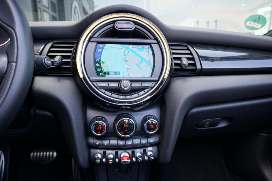 MINI Cabrio 1.5 Cooper Sidewalk Edition JCW + CAMERA / APPLE CARPLAY / STOELVERWARMING