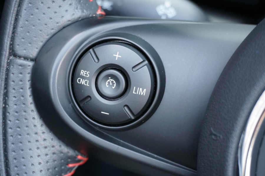 MINI Cabrio 1.5 Cooper Sidewalk Edition JCW + CAMERA / APPLE CARPLAY / STOELVERWARMING