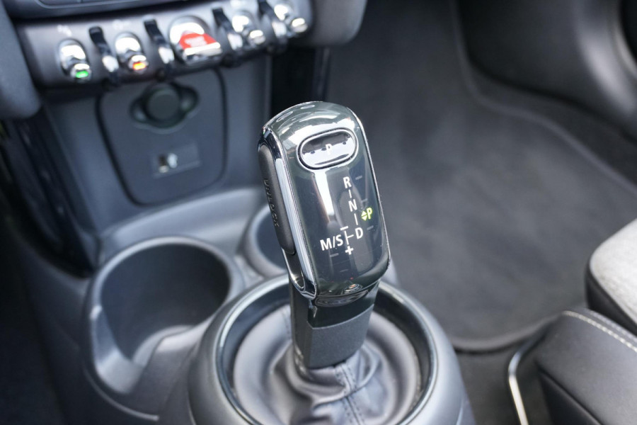 MINI Cabrio 1.5 Cooper Sidewalk Edition JCW + CAMERA / APPLE CARPLAY / STOELVERWARMING