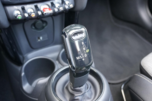 MINI Cabrio 1.5 Cooper Sidewalk Edition JCW + CAMERA / APPLE CARPLAY / STOELVERWARMING