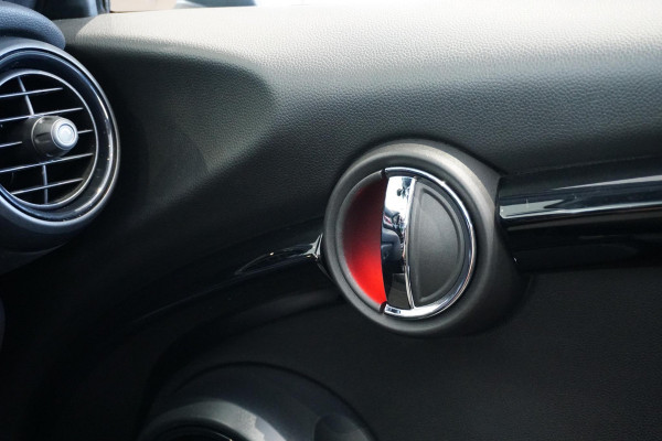 MINI Cabrio 1.5 Cooper Sidewalk Edition JCW + CAMERA / APPLE CARPLAY / STOELVERWARMING