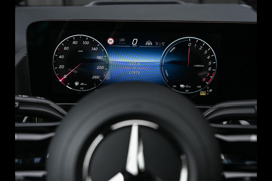Mercedes-Benz GLA 250 e Business Solution AMG | Panorama dak | Memory seats | Stoelverwarming | Head-up | Camera | Ambiance interieur | Distronic |
