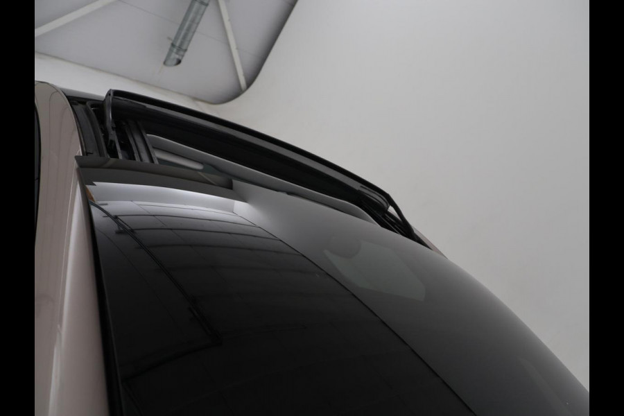 Ford Fiesta 1.0 EcoBoost Vignale | Panoramadak | Carplay | Lederen bekleding | Camera | Adaptive Cruise | Navigatie | Stoel & stuurverwarming | LM | B&O Geluidsinstallatie | DAB | 56.600km NAP