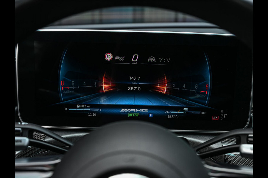 Mercedes-Benz C-Klasse AMG 63 S E Performance | Achterasbesturing | Panoramadak | 360 Camera | Burmester | Memory seats | Carbon inleg | Ambiance interieur |