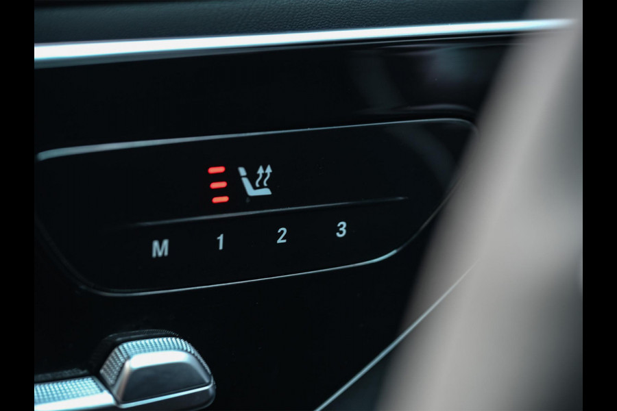 Mercedes-Benz C-Klasse AMG 63 S E Performance | Achterasbesturing | Panoramadak | 360 Camera | Burmester | Memory seats | Carbon inleg | Ambiance interieur |