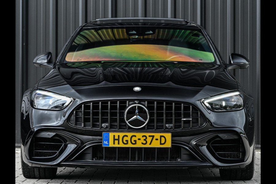 Mercedes-Benz C-Klasse AMG 63 S E Performance | Achterasbesturing | Panoramadak | 360 Camera | Burmester | Memory seats | Carbon inleg | Ambiance interieur |
