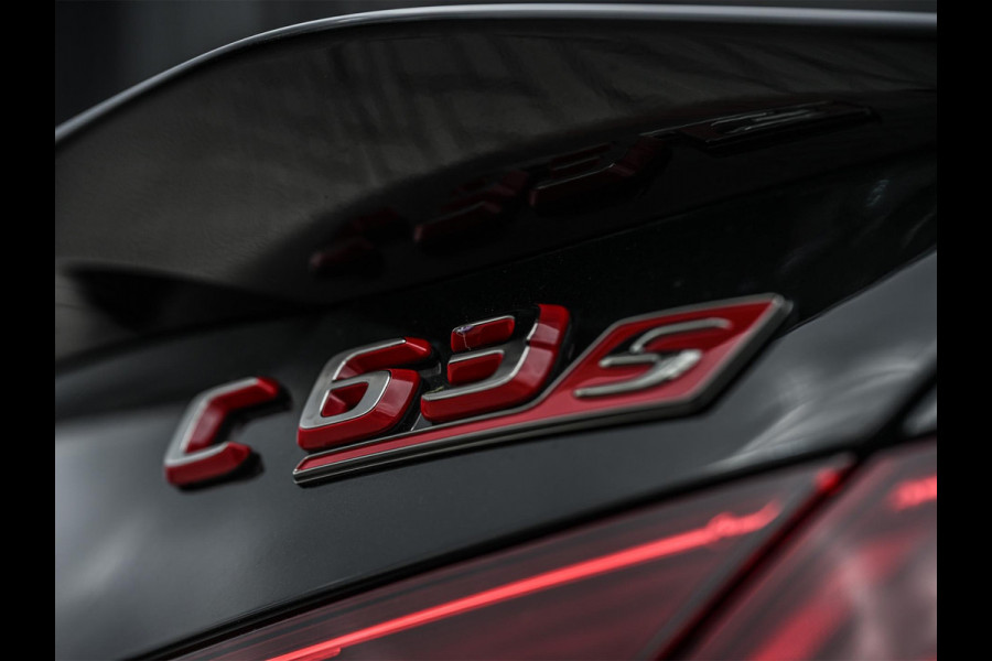 Mercedes-Benz C-Klasse AMG 63 S E Performance | Achterasbesturing | Panoramadak | 360 Camera | Burmester | Memory seats | Carbon inleg | Ambiance interieur |