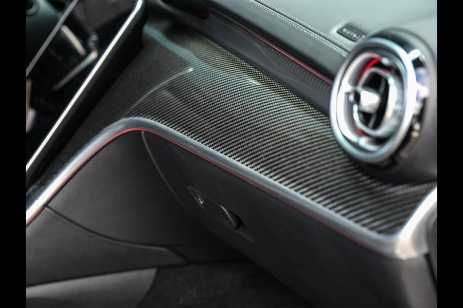 Mercedes-Benz C-Klasse AMG 63 S E Performance | Achterasbesturing | Panoramadak | 360 Camera | Burmester | Memory seats | Carbon inleg | Ambiance interieur |
