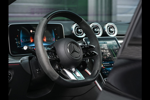 Mercedes-Benz C-Klasse AMG 63 S E Performance | Achterasbesturing | Panoramadak | 360 Camera | Burmester | Memory seats | Carbon inleg | Ambiance interieur |