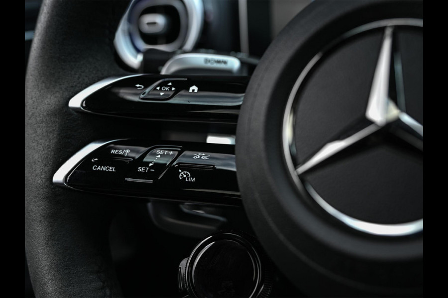 Mercedes-Benz C-Klasse AMG 63 S E Performance | Achterasbesturing | Panoramadak | 360 Camera | Burmester | Memory seats | Carbon inleg | Ambiance interieur |