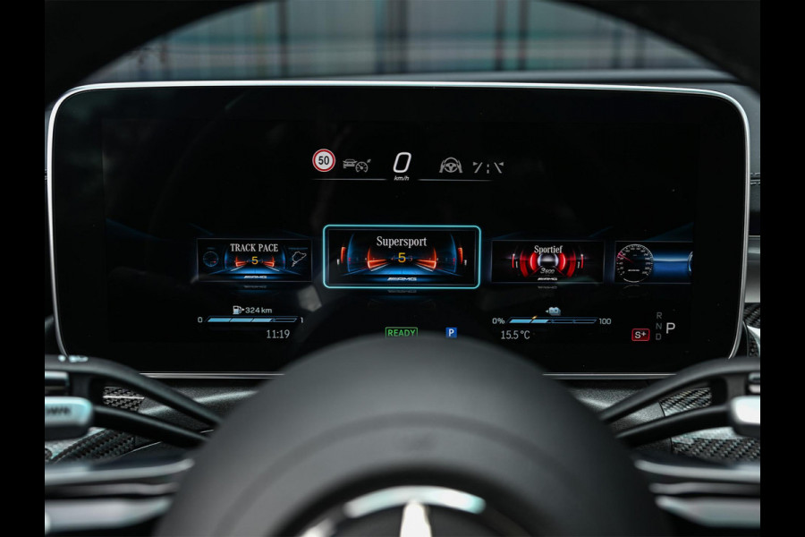 Mercedes-Benz C-Klasse AMG 63 S E Performance | Achterasbesturing | Panoramadak | 360 Camera | Burmester | Memory seats | Carbon inleg | Ambiance interieur |