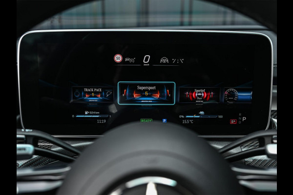 Mercedes-Benz C-Klasse AMG 63 S E Performance | Achterasbesturing | Panoramadak | 360 Camera | Burmester | Memory seats | Carbon inleg | Ambiance interieur |