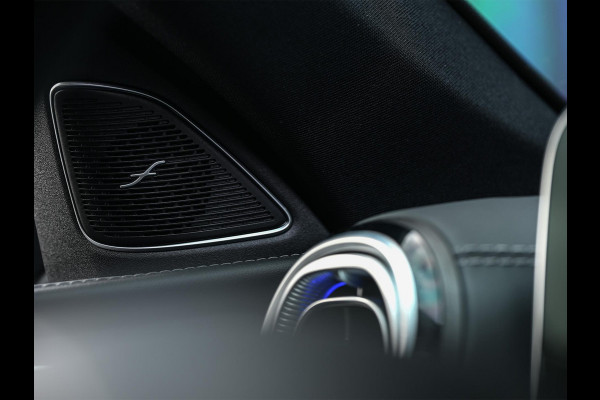 Mercedes-Benz C-Klasse AMG 63 S E Performance | Achterasbesturing | Panoramadak | 360 Camera | Burmester | Memory seats | Carbon inleg | Ambiance interieur |