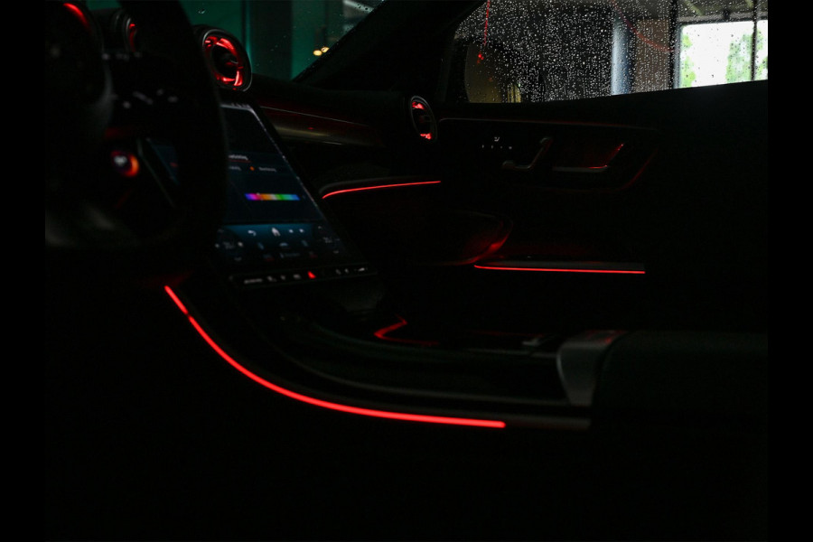 Mercedes-Benz C-Klasse AMG 63 S E Performance | Achterasbesturing | Panoramadak | 360 Camera | Burmester | Memory seats | Carbon inleg | Ambiance interieur |