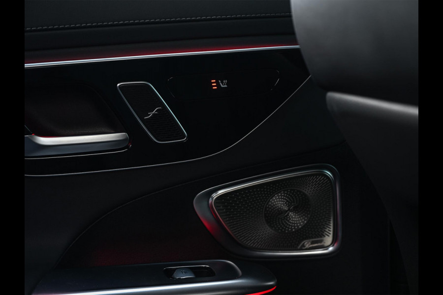 Mercedes-Benz C-Klasse AMG 63 S E Performance | Achterasbesturing | Panoramadak | 360 Camera | Burmester | Memory seats | Carbon inleg | Ambiance interieur |