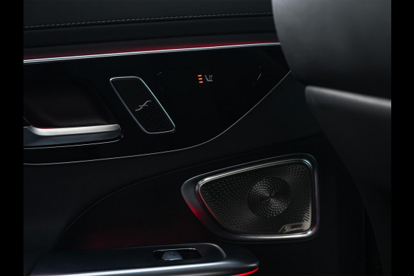 Mercedes-Benz C-Klasse AMG 63 S E Performance | Achterasbesturing | Panoramadak | 360 Camera | Burmester | Memory seats | Carbon inleg | Ambiance interieur |