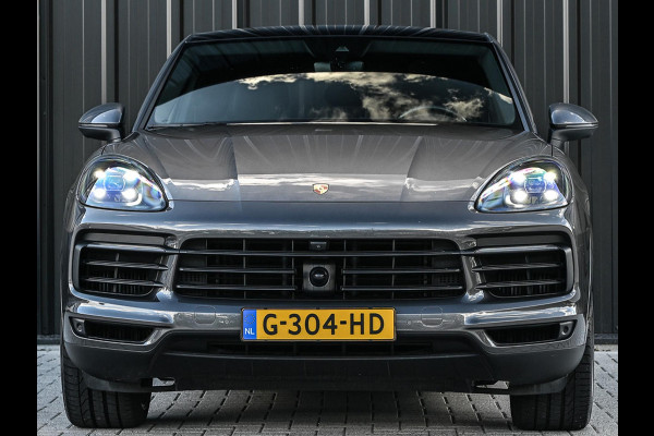 Porsche Cayenne Coupé 3.0 E-Hybrid | NL Auto | Dealer Onderhouden | 18-Wegs Memory Seats | Panoramadak | 360 Camera | Luchtvering | Bose | Sport Chrono | Stoelventilatie | Stuur verwarmd | Soft Close | Trekhaak |