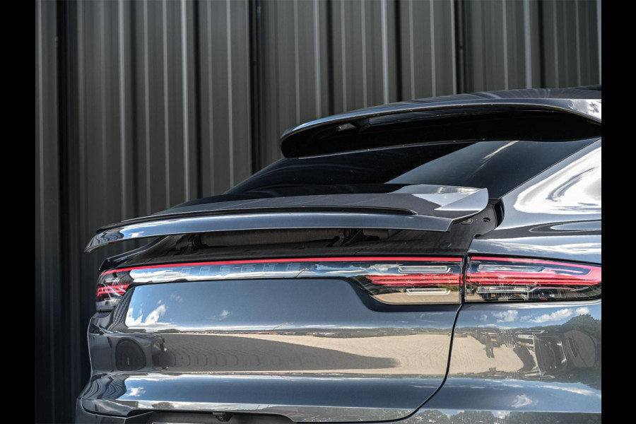 Porsche Cayenne Coupé 3.0 E-Hybrid | NL Auto | Dealer Onderhouden | 18-Wegs Memory Seats | Panoramadak | 360 Camera | Luchtvering | Bose | Sport Chrono | Stoelventilatie | Stuur verwarmd | Soft Close | Trekhaak |