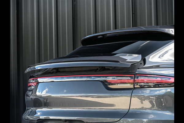 Porsche Cayenne Coupé 3.0 E-Hybrid | NL Auto | Dealer Onderhouden | 18-Wegs Memory Seats | Panoramadak | 360 Camera | Luchtvering | Bose | Sport Chrono | Stoelventilatie | Stuur verwarmd | Soft Close | Trekhaak |