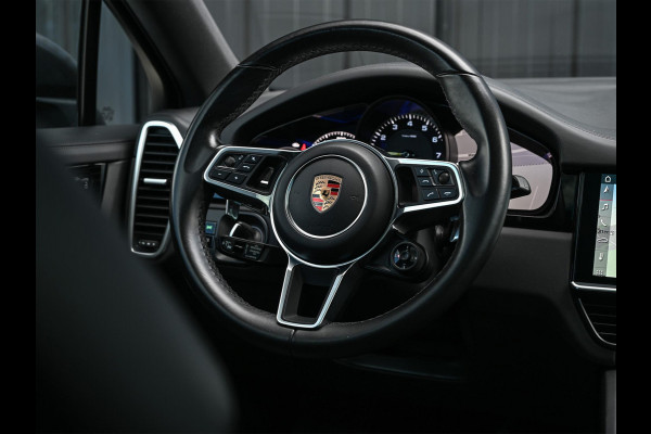 Porsche Cayenne Coupé 3.0 E-Hybrid | NL Auto | Dealer Onderhouden | 18-Wegs Memory Seats | Panoramadak | 360 Camera | Luchtvering | Bose | Sport Chrono | Stoelventilatie | Stuur verwarmd | Soft Close | Trekhaak |