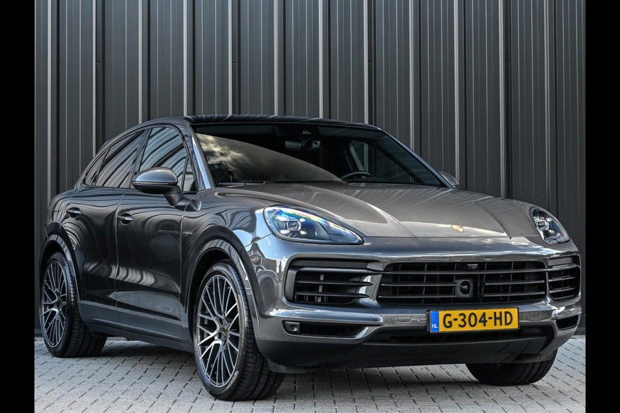 Porsche Cayenne Coupé 3.0 E-Hybrid | NL Auto | Dealer Onderhouden | 18-Wegs Memory Seats | Panoramadak | 360 Camera | Luchtvering | Bose | Sport Chrono | Stoelventilatie | Stuur verwarmd | Soft Close | Trekhaak |