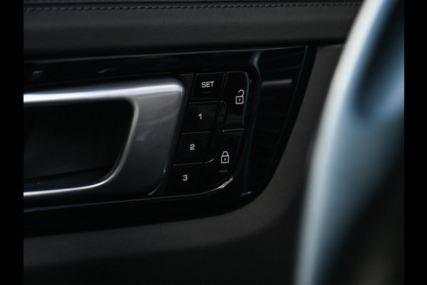 Porsche Cayenne Coupé 3.0 E-Hybrid | NL Auto | Dealer Onderhouden | 18-Wegs Memory Seats | Panoramadak | 360 Camera | Luchtvering | Bose | Sport Chrono | Stoelventilatie | Stuur verwarmd | Soft Close | Trekhaak |