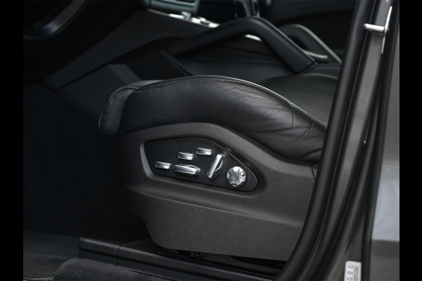 Porsche Cayenne Coupé 3.0 E-Hybrid | NL Auto | Dealer Onderhouden | 18-Wegs Memory Seats | Panoramadak | 360 Camera | Luchtvering | Bose | Sport Chrono | Stoelventilatie | Stuur verwarmd | Soft Close | Trekhaak |
