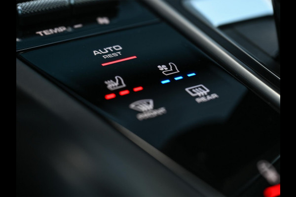 Porsche Cayenne Coupé 3.0 E-Hybrid | NL Auto | Dealer Onderhouden | 18-Wegs Memory Seats | Panoramadak | 360 Camera | Luchtvering | Bose | Sport Chrono | Stoelventilatie | Stuur verwarmd | Soft Close | Trekhaak |