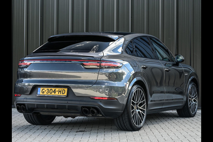 Porsche Cayenne Coupé 3.0 E-Hybrid | NL Auto | Dealer Onderhouden | 18-Wegs Memory Seats | Panoramadak | 360 Camera | Luchtvering | Bose | Sport Chrono | Stoelventilatie | Stuur verwarmd | Soft Close | Trekhaak |