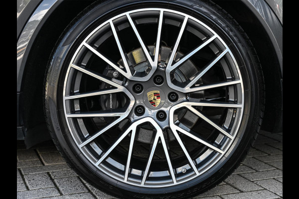Porsche Cayenne Coupé 3.0 E-Hybrid | NL Auto | Dealer Onderhouden | 18-Wegs Memory Seats | Panoramadak | 360 Camera | Luchtvering | Bose | Sport Chrono | Stoelventilatie | Stuur verwarmd | Soft Close | Trekhaak |