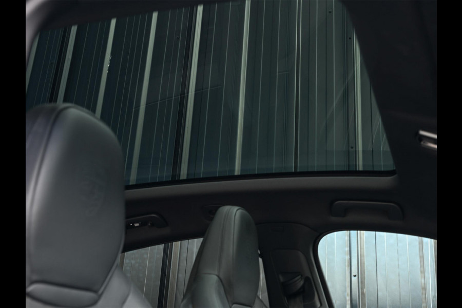 Porsche Cayenne Coupé 3.0 E-Hybrid | NL Auto | Dealer Onderhouden | 18-Wegs Memory Seats | Panoramadak | 360 Camera | Luchtvering | Bose | Sport Chrono | Stoelventilatie | Stuur verwarmd | Soft Close | Trekhaak |